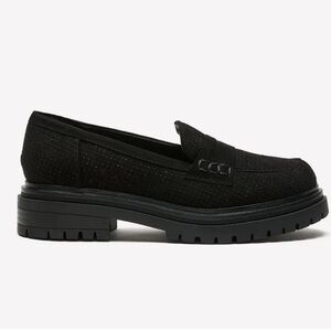 NWT Penningtons Extra Wide Width, Black Loafer with Perforated Material size 11